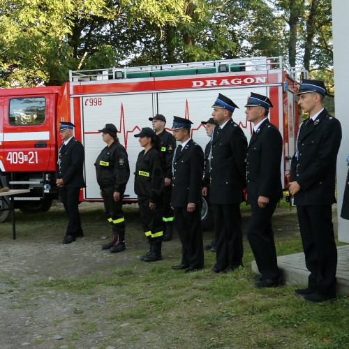 Przekazanie samochodu dla OSP Łodyna