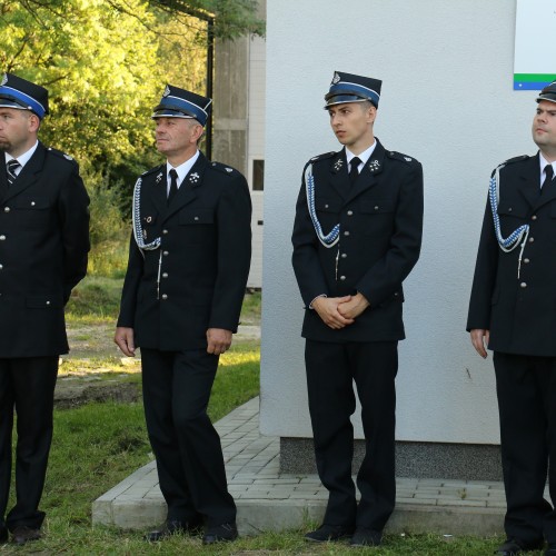 Przekazanie samochodu dla OSP Łodyna
