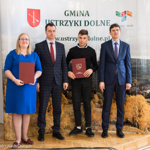 Stypendia i nagrody Burmistrza Ustrzyk Dolnych