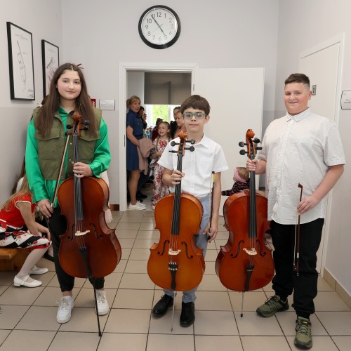 Koncert uczniów Samorządowej Szkoły Muzycznej z okazji Dnia Mamy