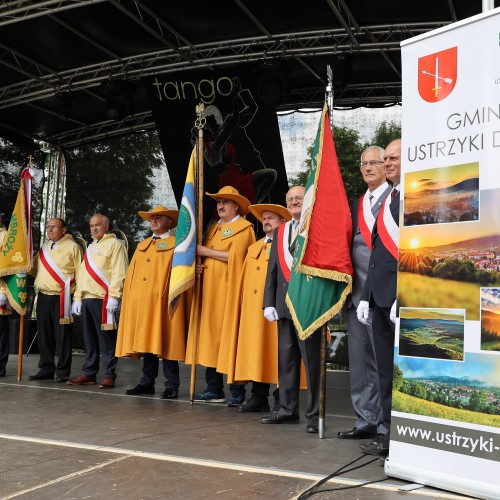 Uroczystość nadania sztandaru Koła Pszczelarzy