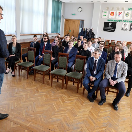 Wręczenie stypendiów i nagród Burmistrza Ustrzyk Dolnych 