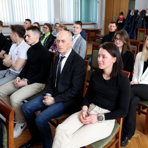 Wręczenie stypendiów i nagród Burmistrza Ustrzyk Dolnych 