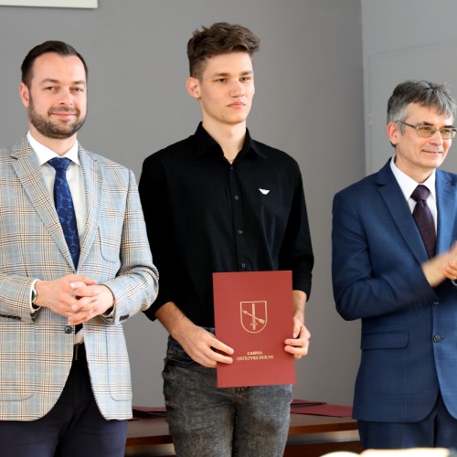 Wręczenie stypendiów i nagród Burmistrza Ustrzyk Dolnych 