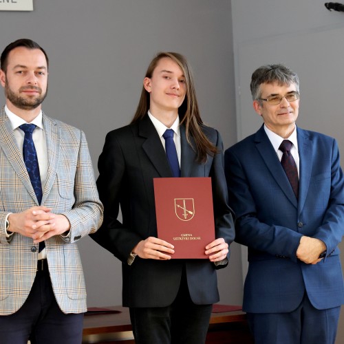 Wręczenie stypendiów i nagród Burmistrza Ustrzyk Dolnych 
