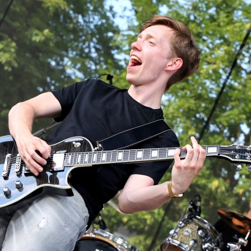Żarciowozy na rynku w Ustrzykach Dolnych / Koncert zespołu FEVER