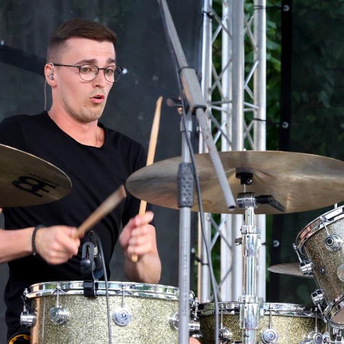 Żarciowozy na rynku w Ustrzykach Dolnych / Koncert zespołu FEVER