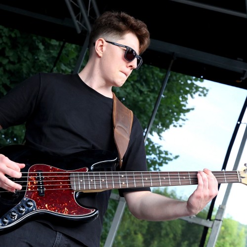 Żarciowozy na rynku w Ustrzykach Dolnych / Koncert zespołu FEVER