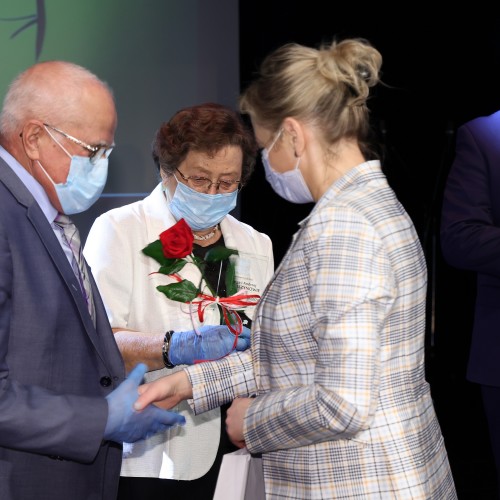 Złote i diamentowe gody 2021. Wręczono medale za długoletnie pożycie małżeńskie