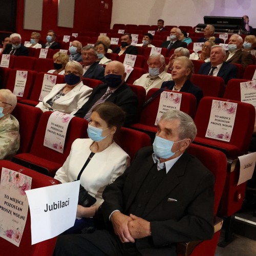 Złote i diamentowe gody 2021. Wręczono medale za długoletnie pożycie małżeńskie