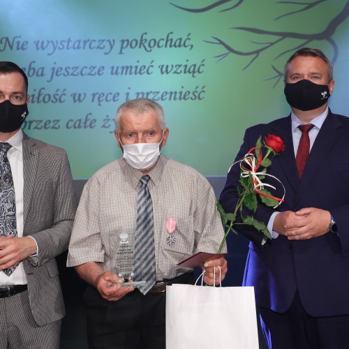 Złote i diamentowe gody 2021. Wręczono medale za długoletnie pożycie małżeńskie